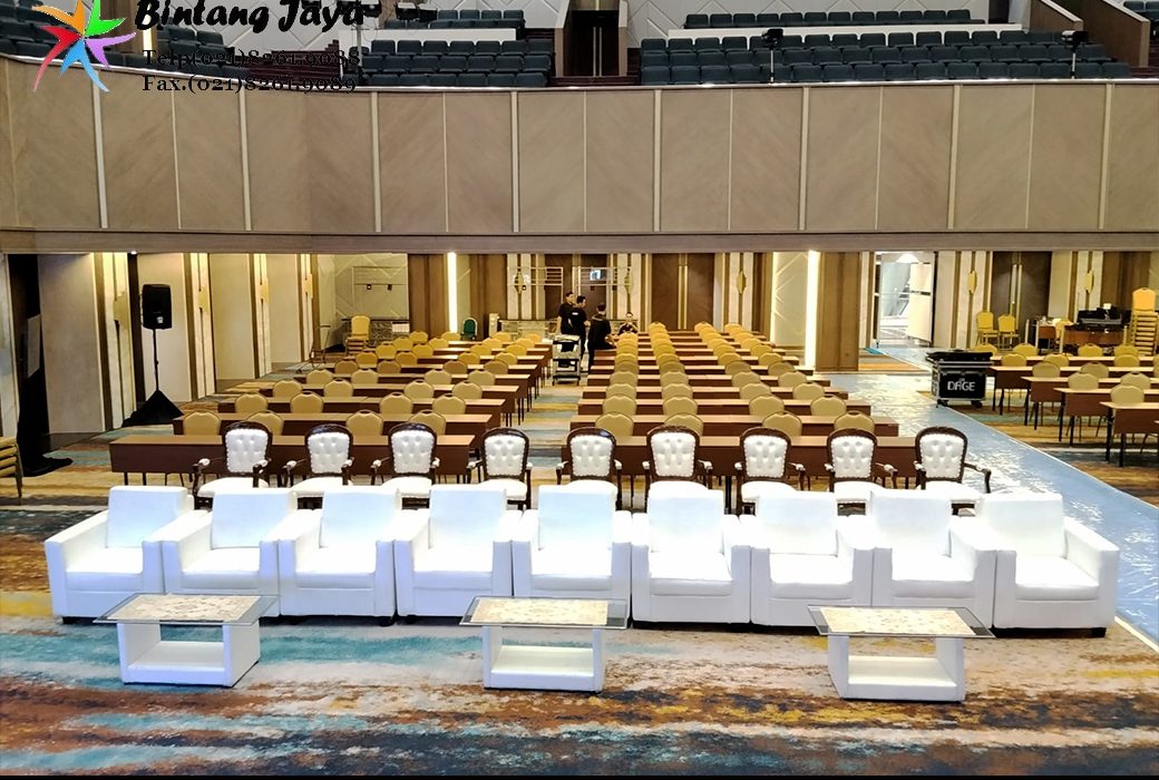 Sewa Sofa Putih dan Meja VIP Kaca Tangsel