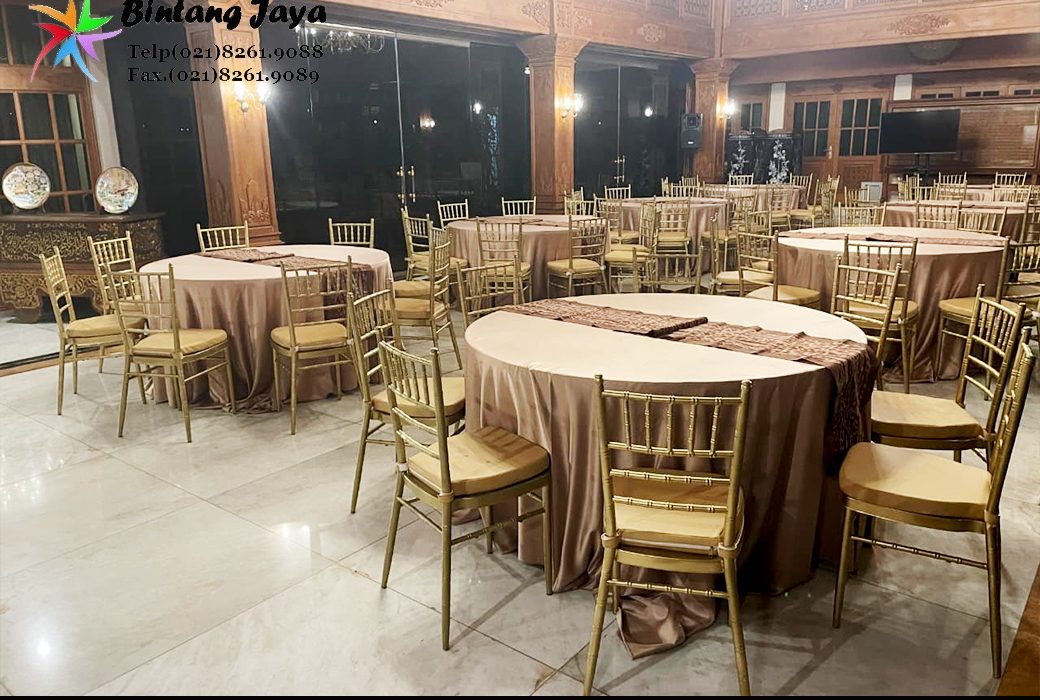 Rental Gold Tiffany Chairs dan Round Table Cover Gold Bogor untuk Event Mewah