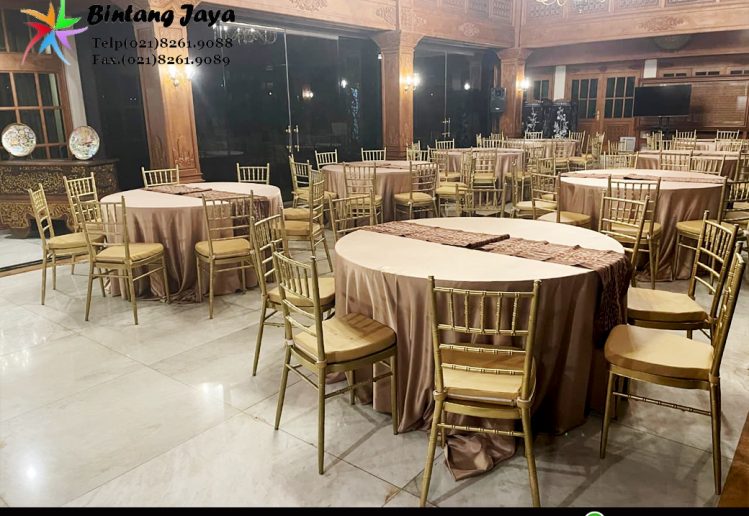 Rental Gold Tiffany Chairs dan Round Table Cover Gold Bogor untuk Event Mewah