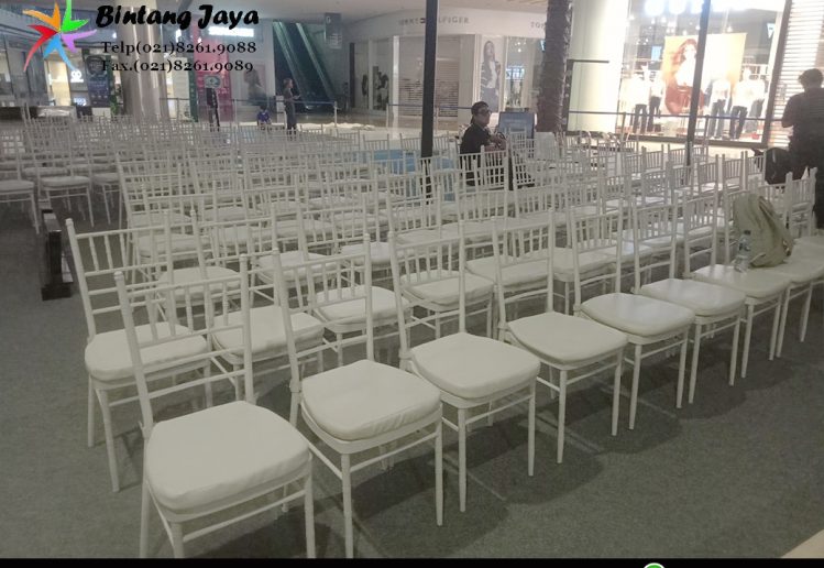 Sewa Kursi Tiffany Putih Jakarta untuk Area Dining dan Lounge Event