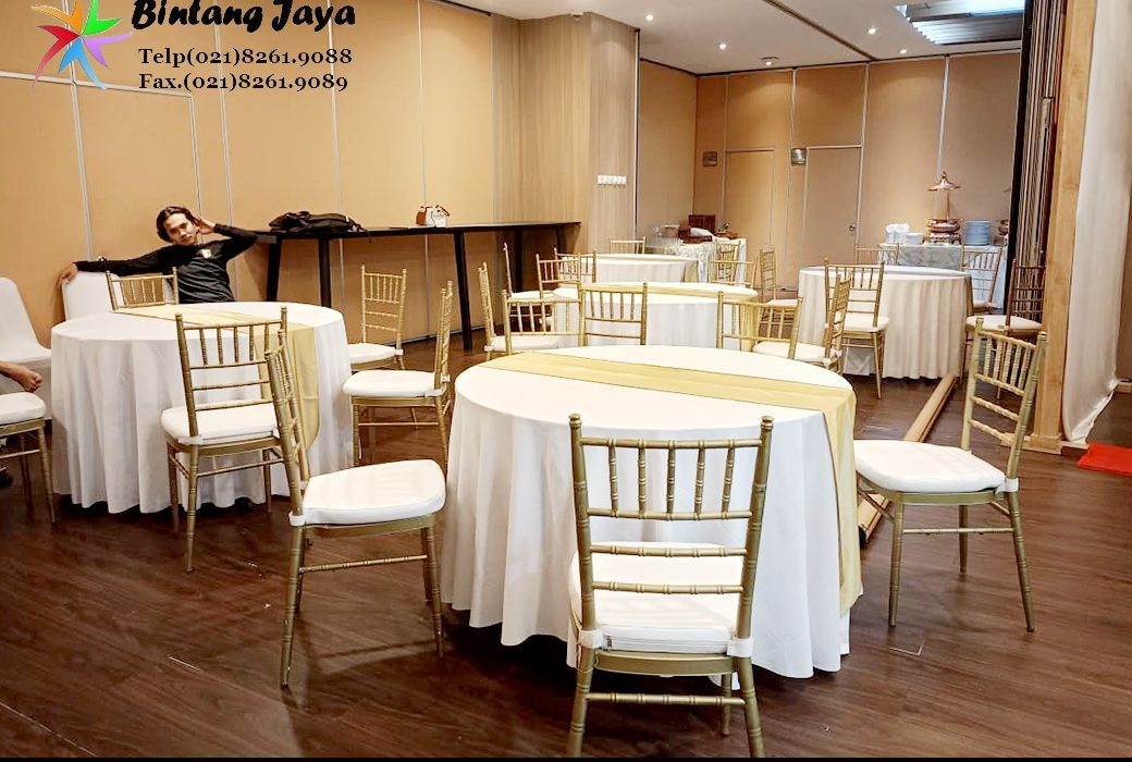 Jasa Sewa round table dan kursi Tiffany gold area Cikarang
