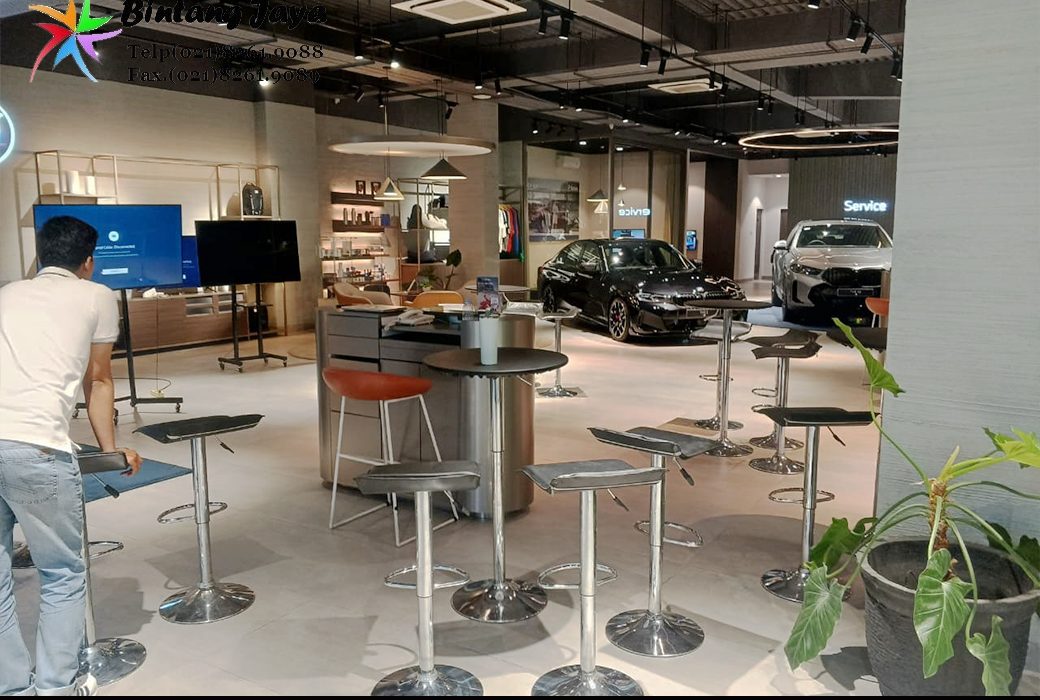 Sewa Barstool Kursi Kotak Tersedia Warna Hitam dan Putih Area Jakarta