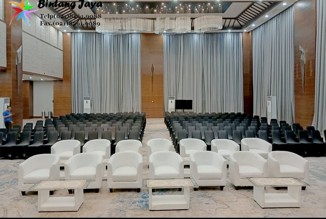 Sewa Sofa OVAL Putih, Sofa OVAL Hitam dan Meja Kaca Jakarta