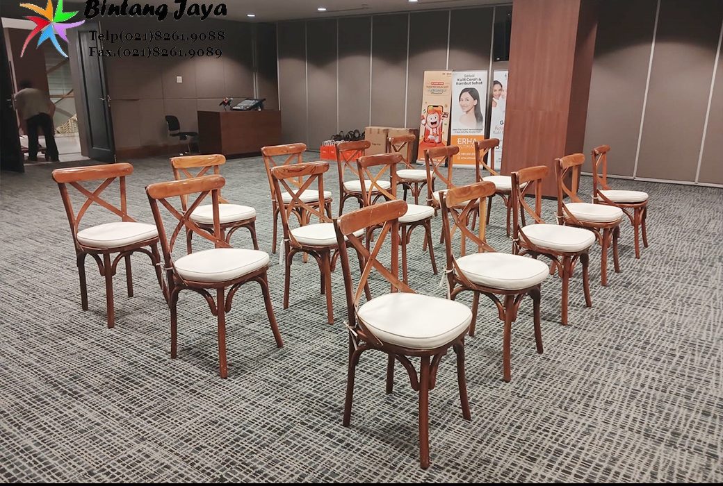 Sewa Kursi Crossback Jakarta Bikin Setup Event Lebih Estetik dan Eksklusif