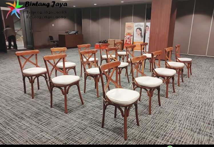 Sewa Kursi Crossback Jakarta Bikin Setup Event Lebih Estetik dan Eksklusif