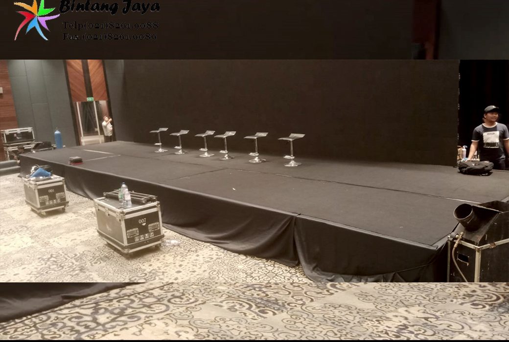 Sewa Kursi Barstool, Karpet, Black Curtain Jakarta untuk Event Modern dan Profesional