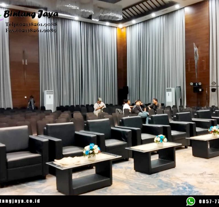 Sewa Sofa Hitam Kotak, Meja VIP Hitam, Meja IBM Jakarta untuk Event yang Elegan dan Profesional