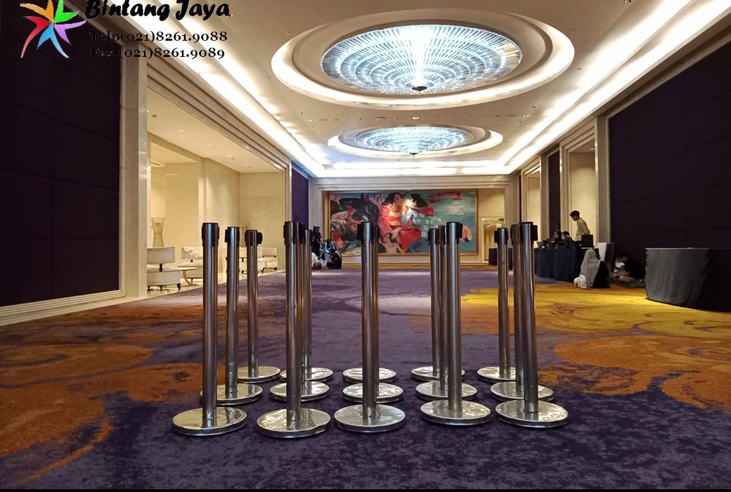 Sewa Qline atau Queue Line Stainless dan Hitam Jakarta untuk Antrean yang Lebih Tertata