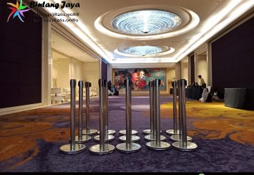 Sewa Qline atau Queue Line Stainless dan Hitam Jakarta untuk Antrean yang Lebih Tertata