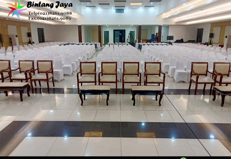 Sewa Kursi Arm Chairs atau Kursi VIP Kayu Jakarta untuk Lounge dan Corporate Event Premium