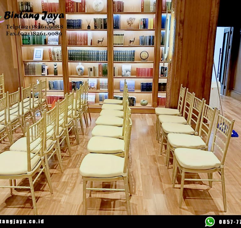 Rental Kursi Tiffany Gold dan Bantal Duduk Jakarta untuk Acara Mewah dan Berkelas