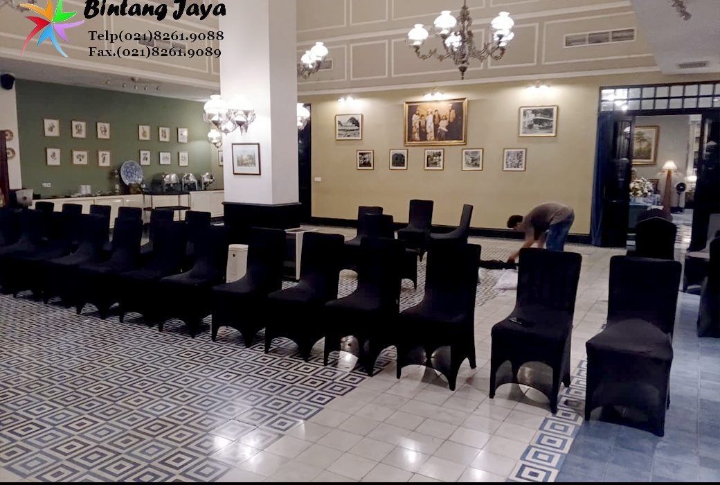 Rental Kursi Futura Sarung Hitam Jakarta untuk Event yang Elegan dan Profesional