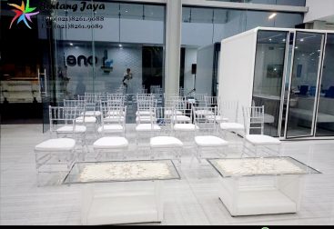 Rental Kursi Tiffany, Meja VIP Kaca Putih Jakarta untuk Event Elegan dan Berkelas