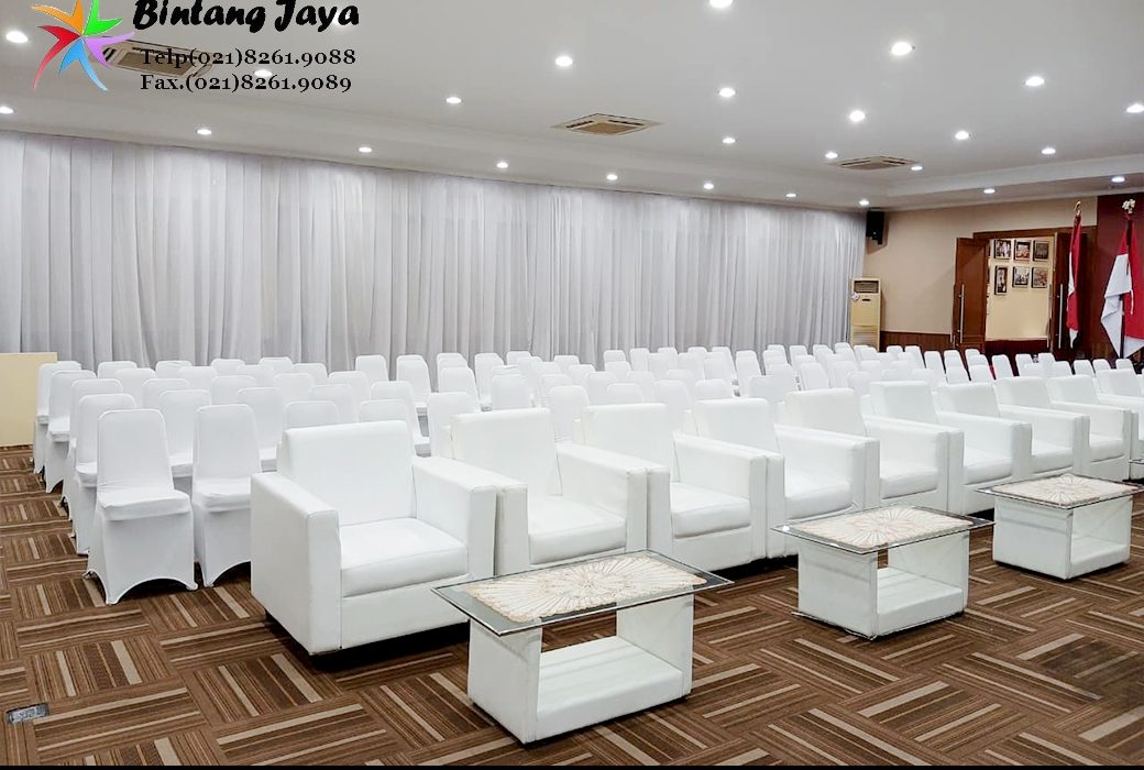 Sewa Sofa Putih, Kursi Futura Cover Putih Ketat Depok untuk Event Elegan dan Profesional