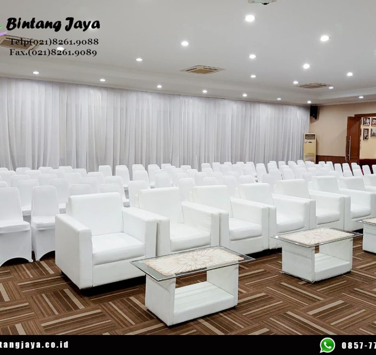 Sewa Sofa Putih, Kursi Futura Cover Putih Ketat Depok untuk Event Elegan dan Profesional