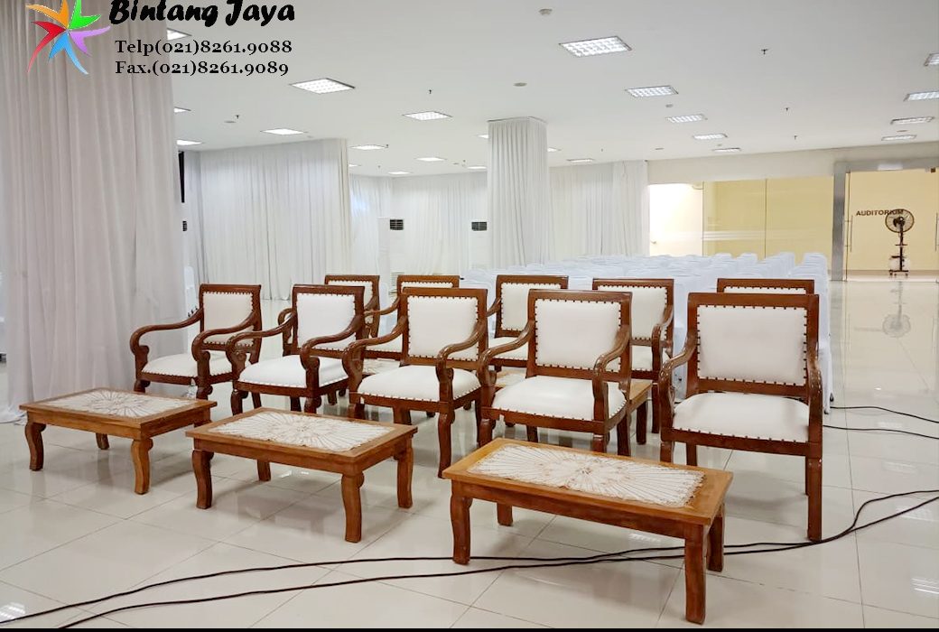 Sewa Kursi Kayu VIP Jakarta Membuat Area Event Terlihat Lebih Berkelas