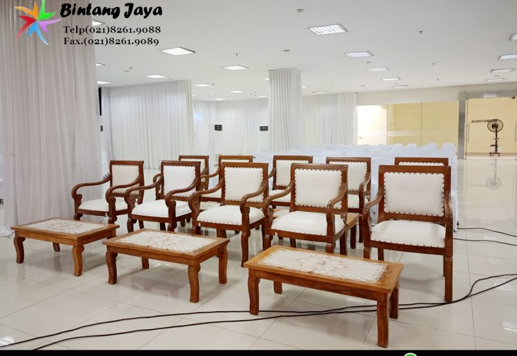 Sewa Kursi Kayu VIP Jakarta Membuat Area Event Terlihat Lebih Berkelas