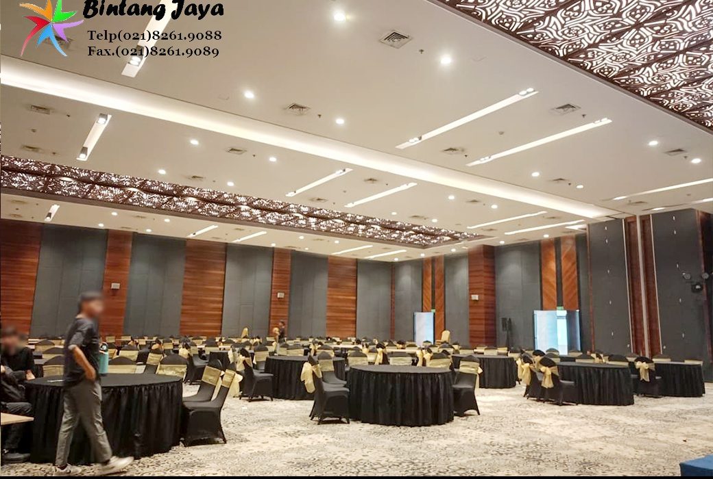 Rental Round Table, Cover Kursi Hitam Ketat Jakarta untuk Event Elegan