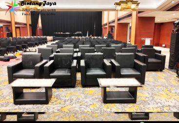 Rental Sofa Hitam Single, Meja Kaca VIP Jakarta 085777333808