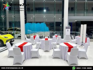 Sewa Meja Kotak, Meja Bundar, Kursi Cover Putih Sentul untuk Event yang Lebih Elegan